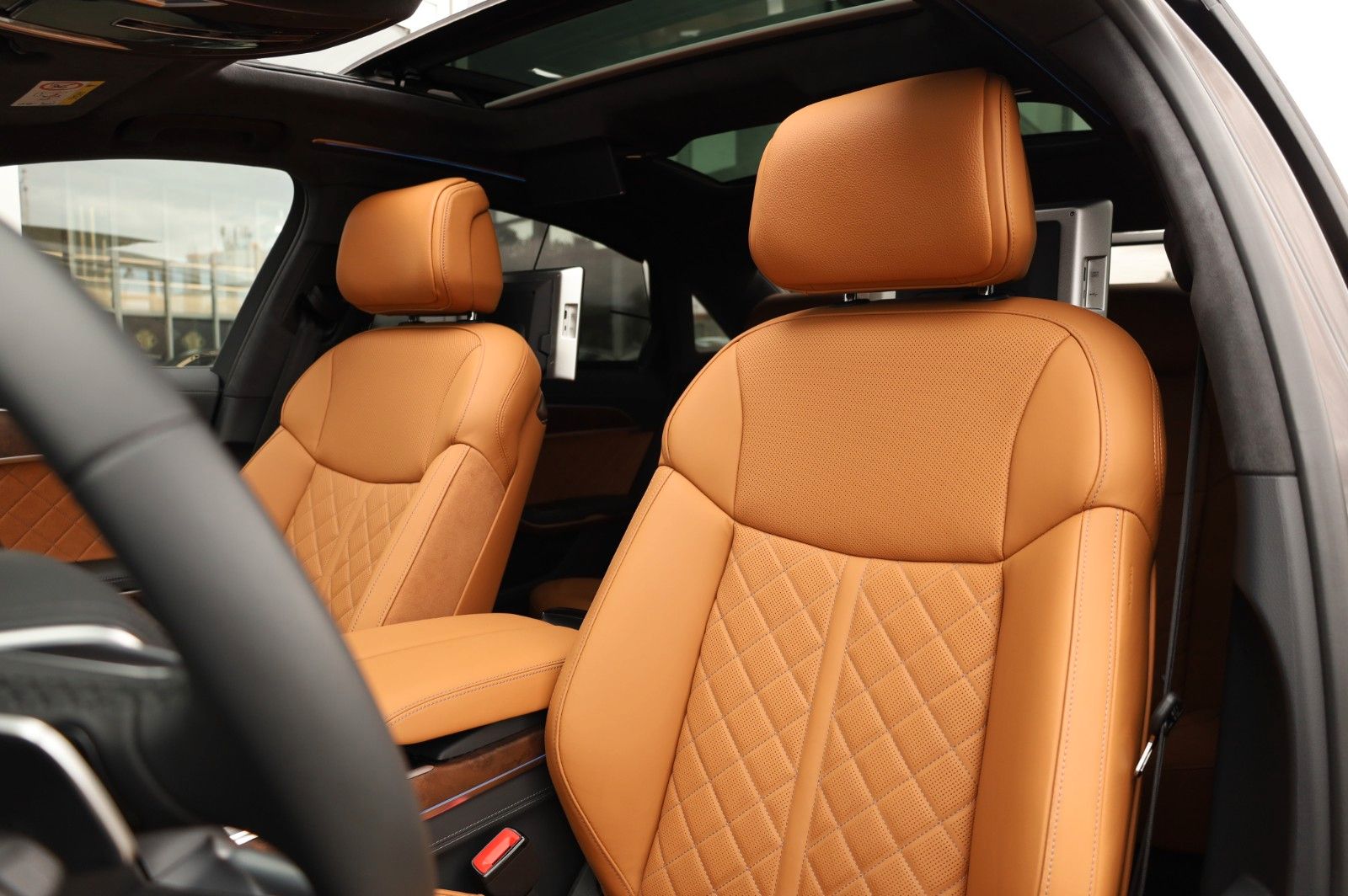 Audi A8 50 TDI Lang Exclusive - Samsaru's Car Outlet