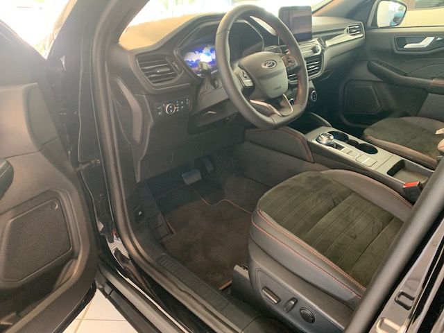 Ford Kuga PHEV ST-LINE X - Samsaru's Car Outlet