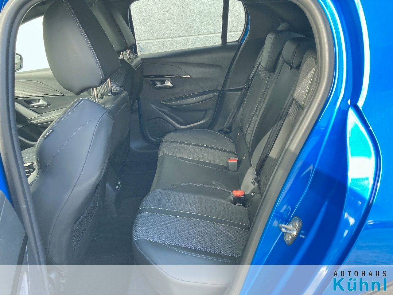 Peugeot E-208 GT Elektro - Samsaru's Car Outlet