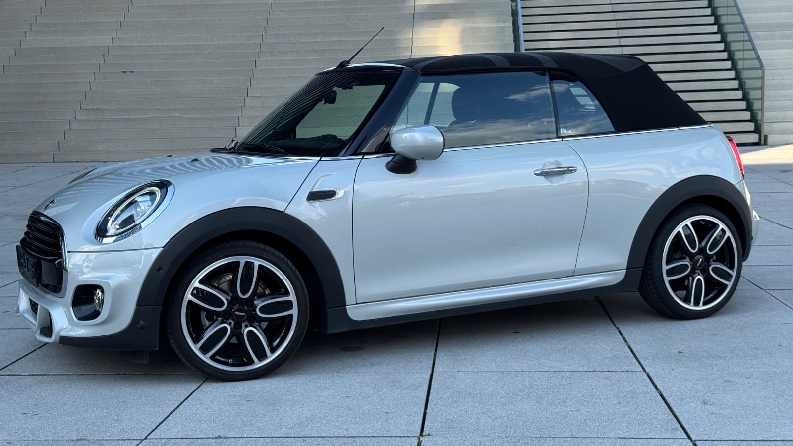 MINI Cabrio John Cooper Works - Samsaru's Car Outlet