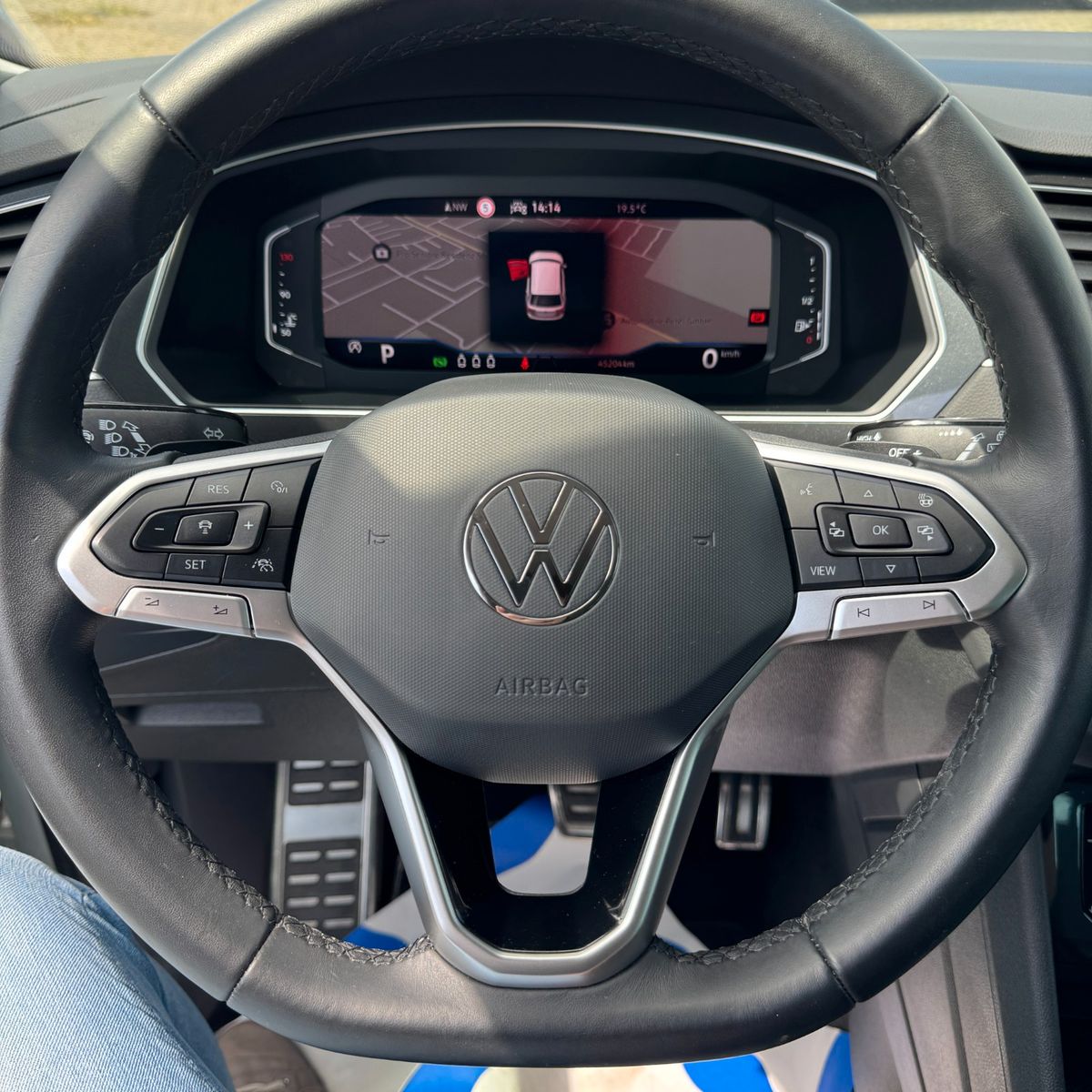 Volkswagen Tiguan Elegance 2.0 TDI - Samsaru's Car Outlet