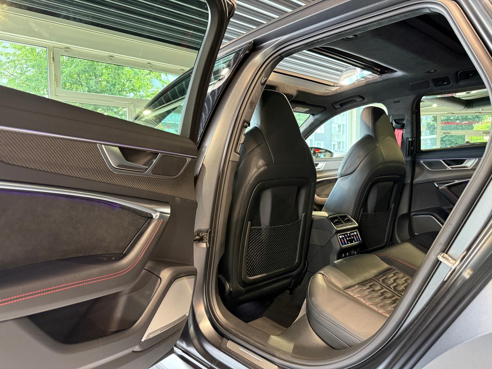 Audi RS6 4.0 TFSI Q*Pano*HuD*B&O-Adv.*Carbon*Dynamik+