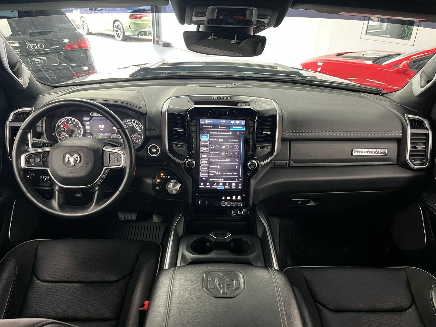 Dodge RAM 5,7l V8 *LARAMIE/12 Zoll Display/LED/AHK/SHZ