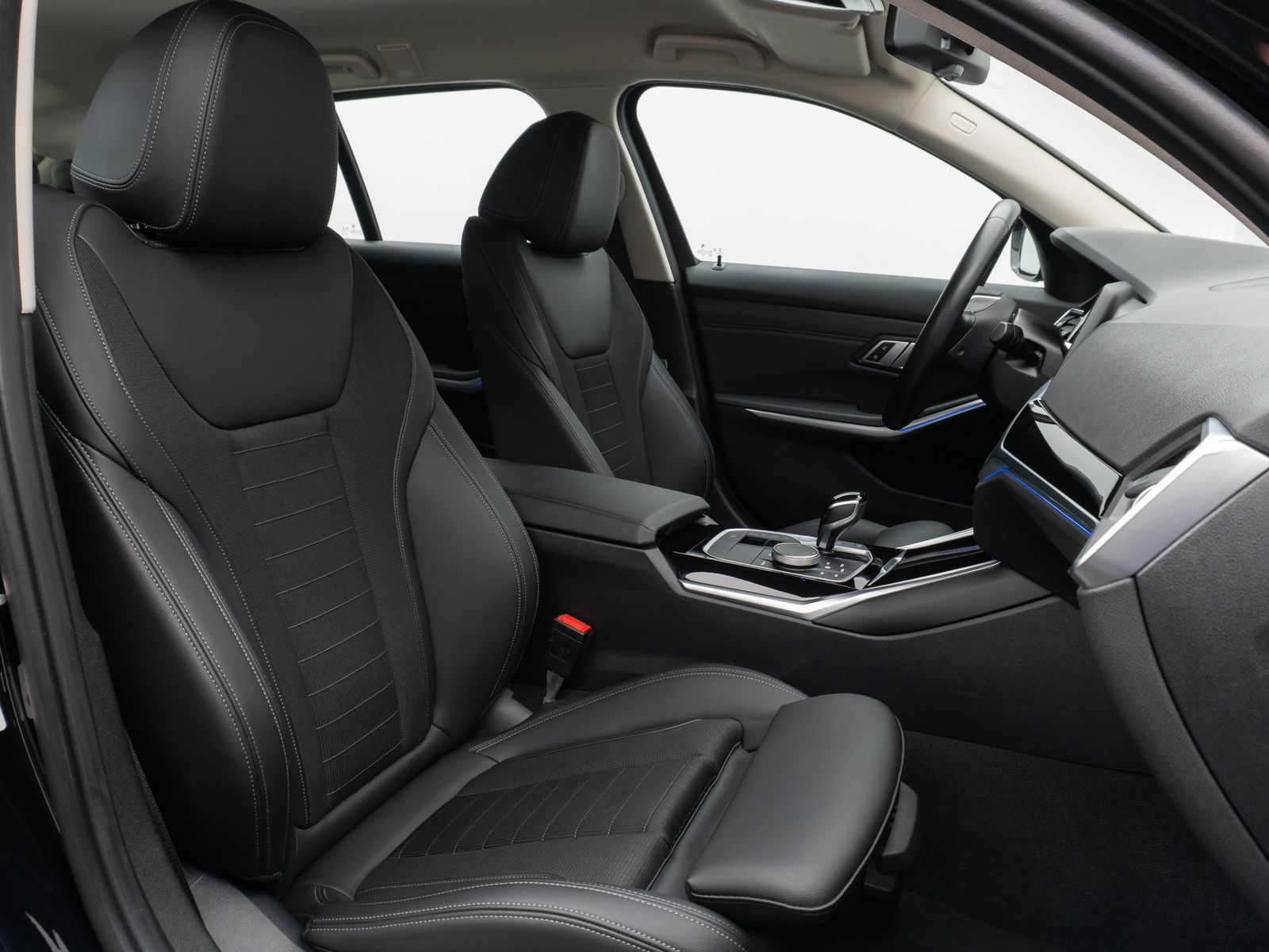 BMW 320d SportLine - Samsaru's Car Outlet