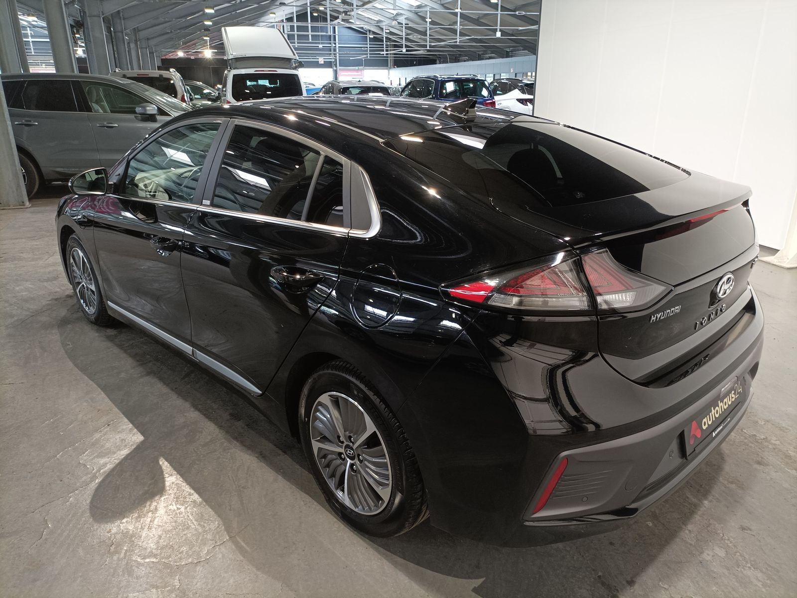 Hyundai IONIQ 1.6 GDI Prime-Paket - Samsaru's Car Outlet