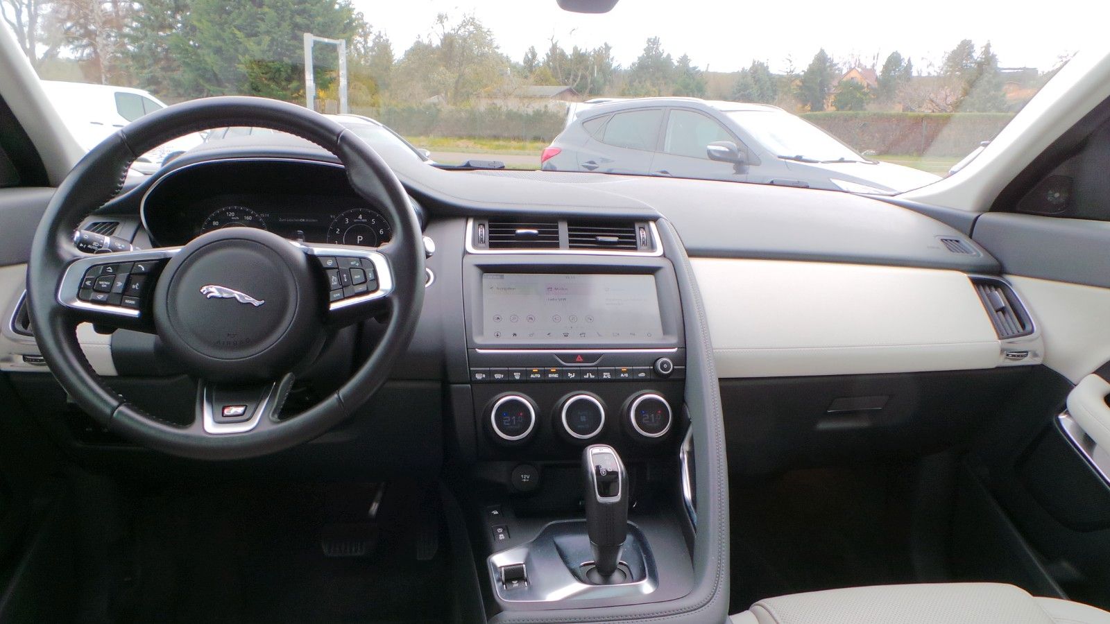 Jaguar E-Pace S AWD STANDHEIZ PANORAMA EL. HECKKLAPPE