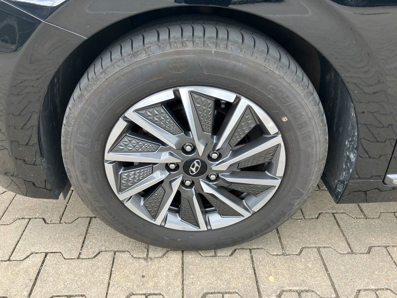 Hyundai IONIQ Prime - Samsaru's Car Outlet