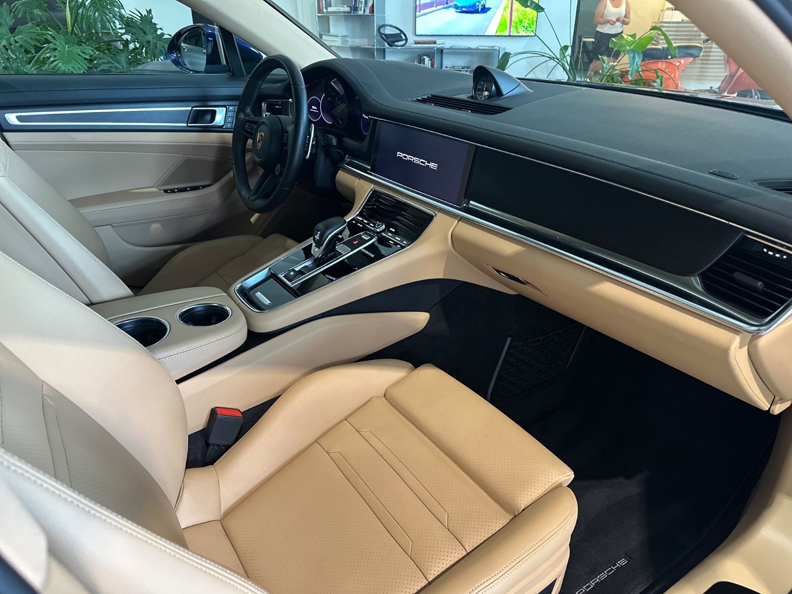 Porsche Panamera Sport Turismo 4 E-Hybrid Plat. Edition