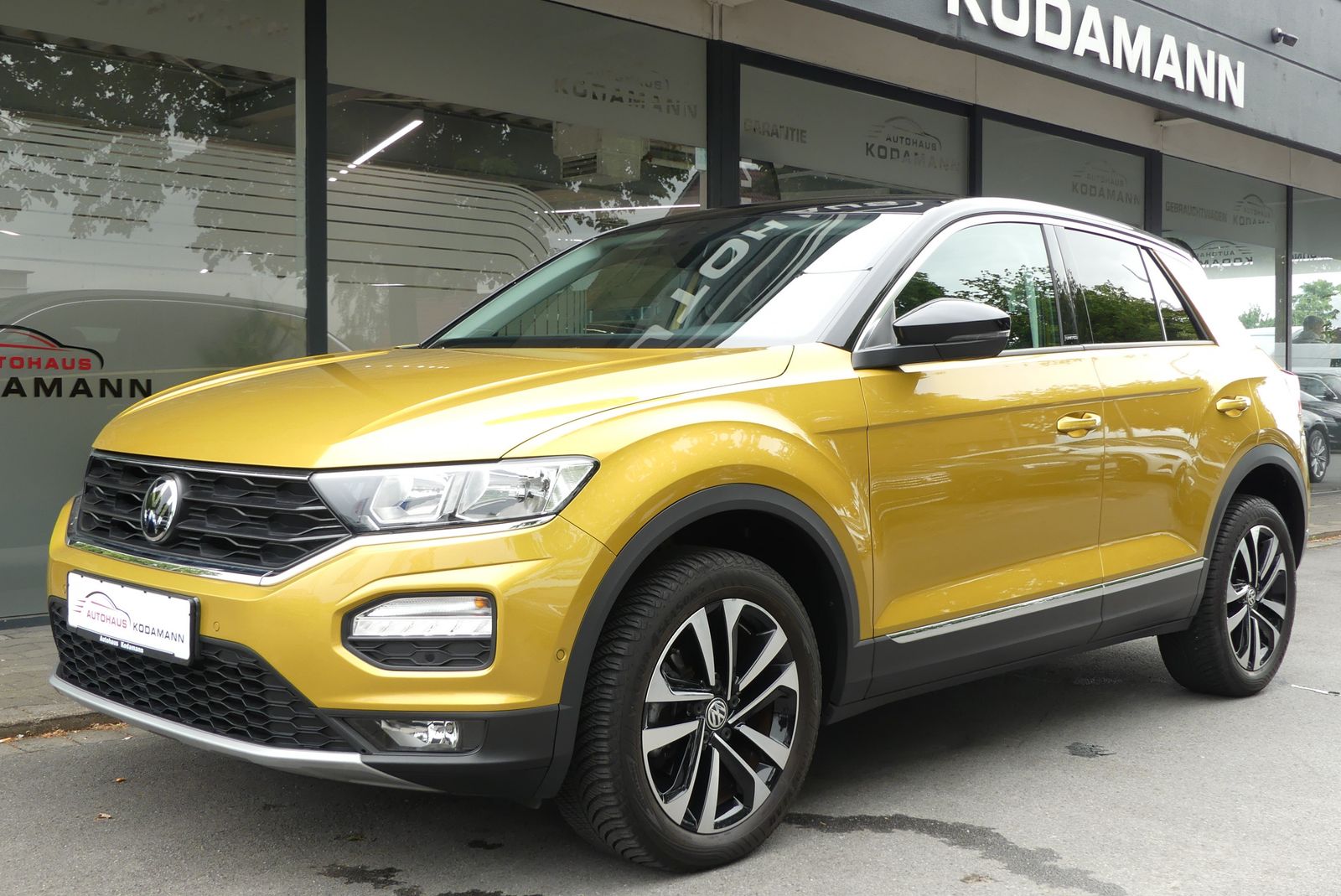 Volkswagen T-Roc United 1.5TSI - Samsaru's Car Outlet