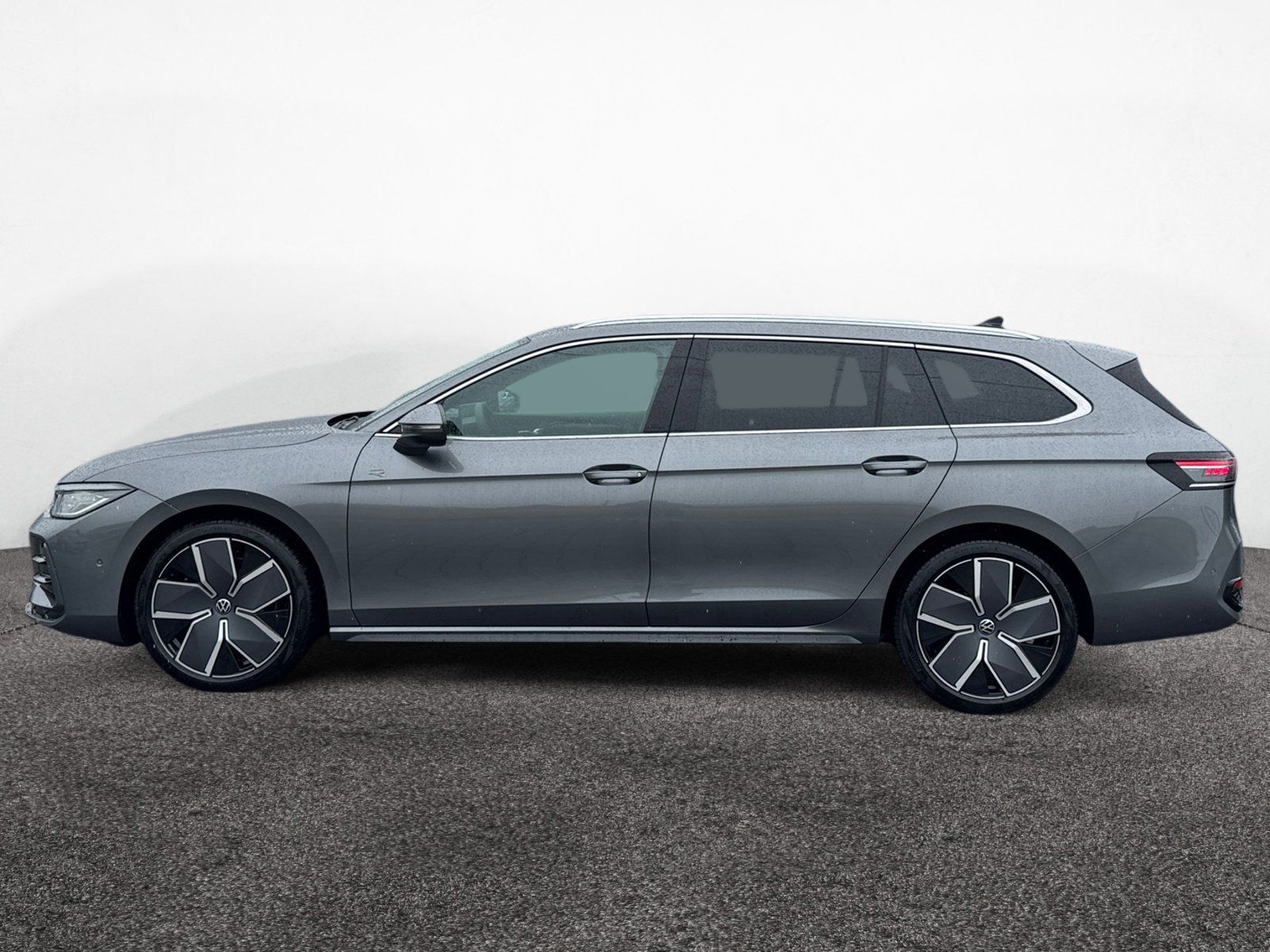 Volkswagen Passat Variant R-Line TDI DSG 4Motion|AHK|PANO|A