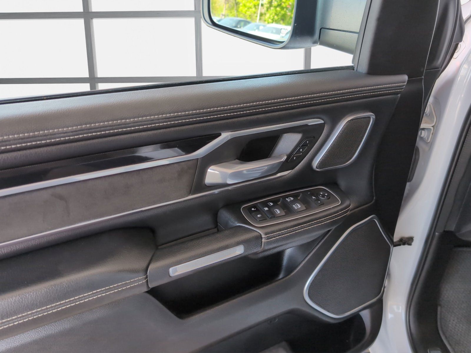 Dodge  1500 5.7 V8 HEMI Laie/1.Hd/LPG/AHK/Rollo
