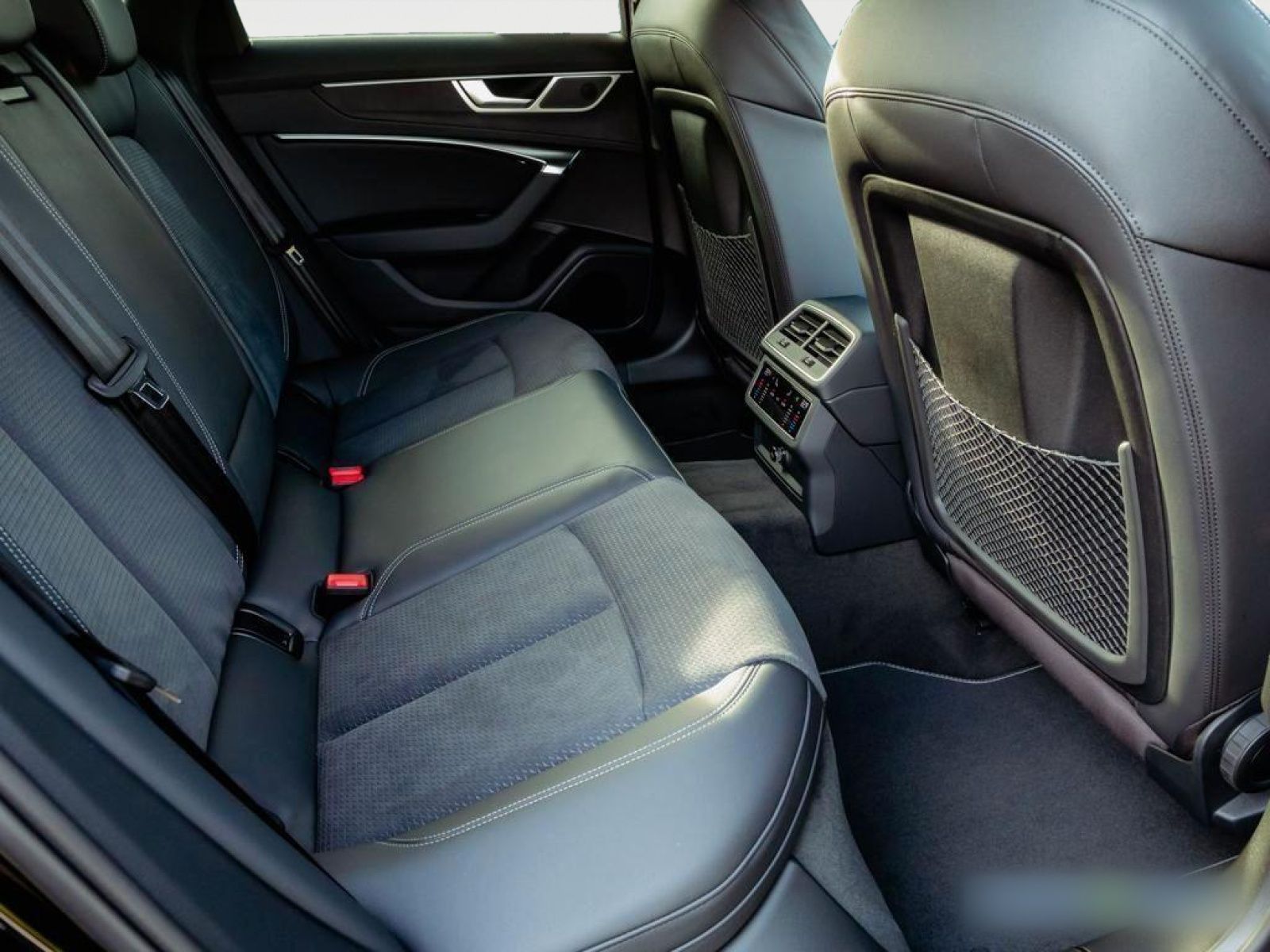 Audi A6 Avant 40 TDI quattro S line - Samsaru's Car Outlet