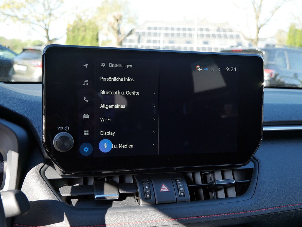 Toyota RAV 4 Plug-in Hybrid 4x4 AHK 1850 KG HUD teampla