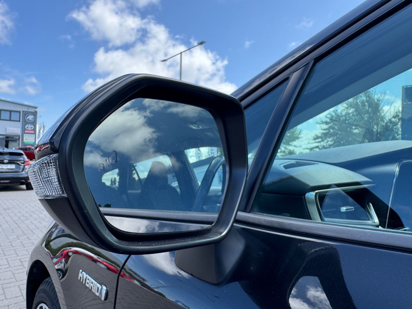 Toyota Corolla Touring Sports Hybrid Team - Samsaru's Car Outlet