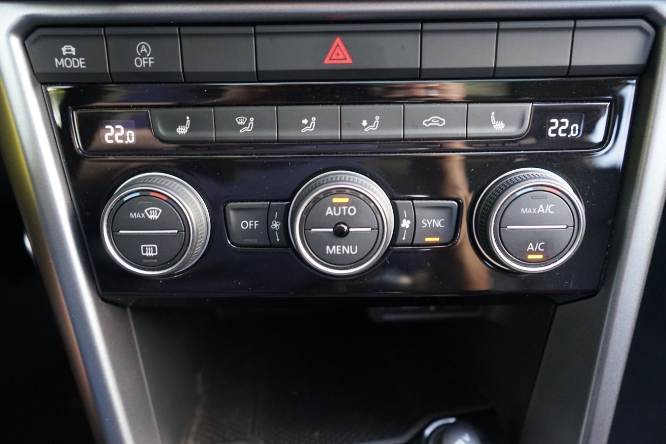 Volkswagen T-Roc 1.0 TSI Active - Samsaru's Car Outlet