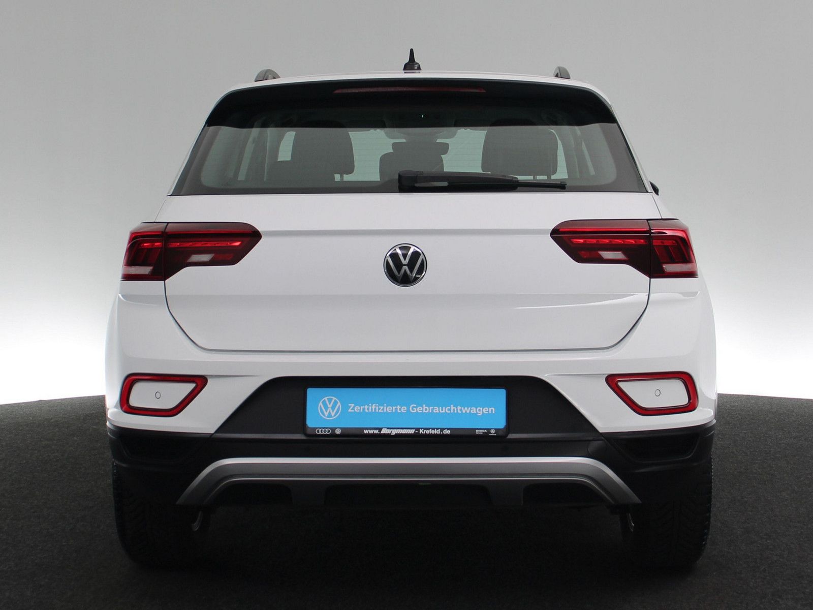 Volkswagen T-Roc 1.5 TSI Life - Samsaru's Car Outlet