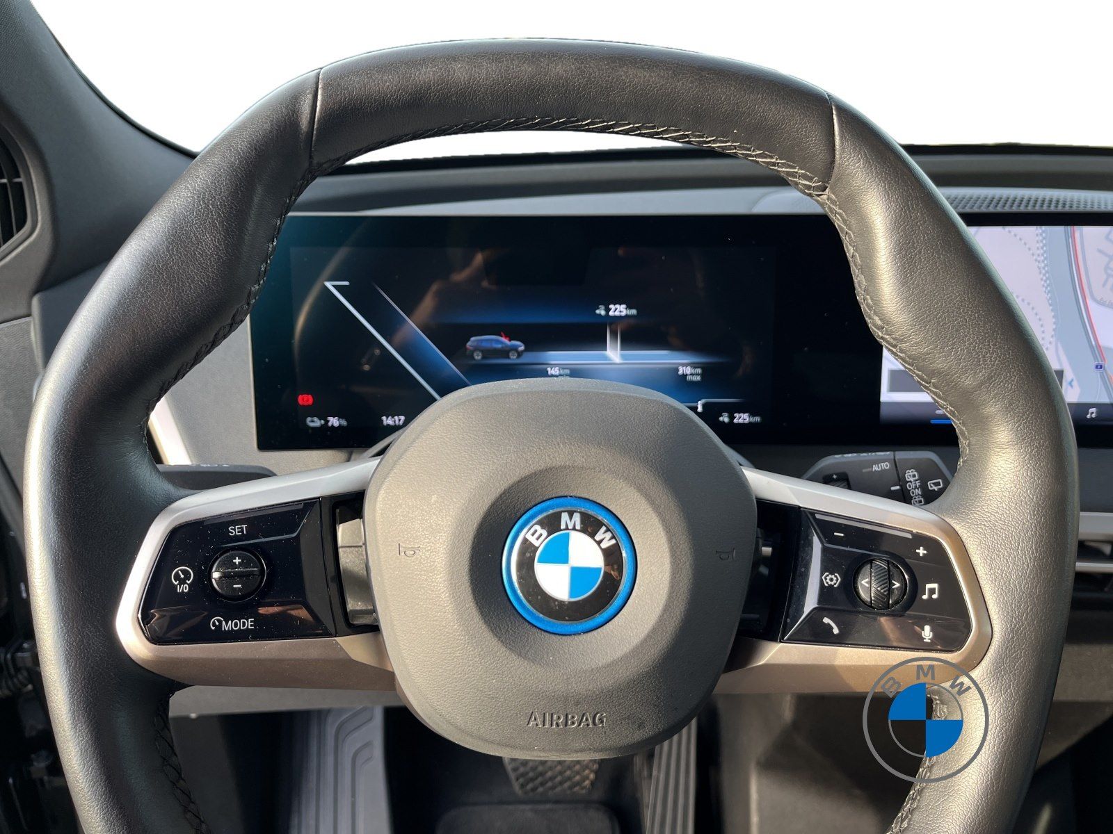 BMW iX xDrive40 Sport 22" AHK Massage Memory H&K