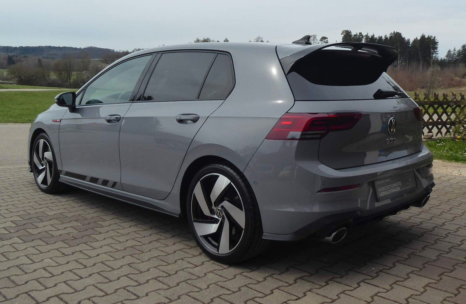 Volkswagen Golf VIII GTI Clubsport - Samsaru's Car Outlet