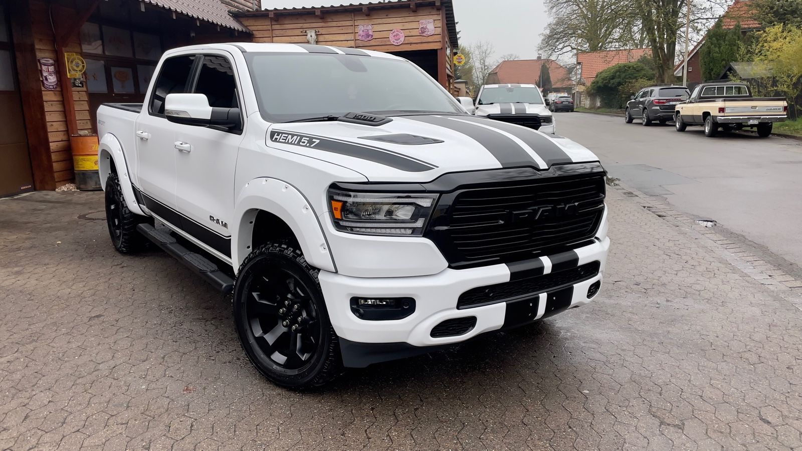 Dodge V8*4X4*OFF-ROAD*LARAMIE/SPORT*LED*AHK*GARANTE*