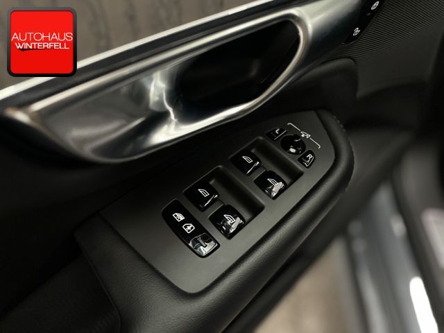 Volvo XC90 B5 D PLUS DARK 7SITZ+AHK+LUFT+MEMO+SITZKLIM