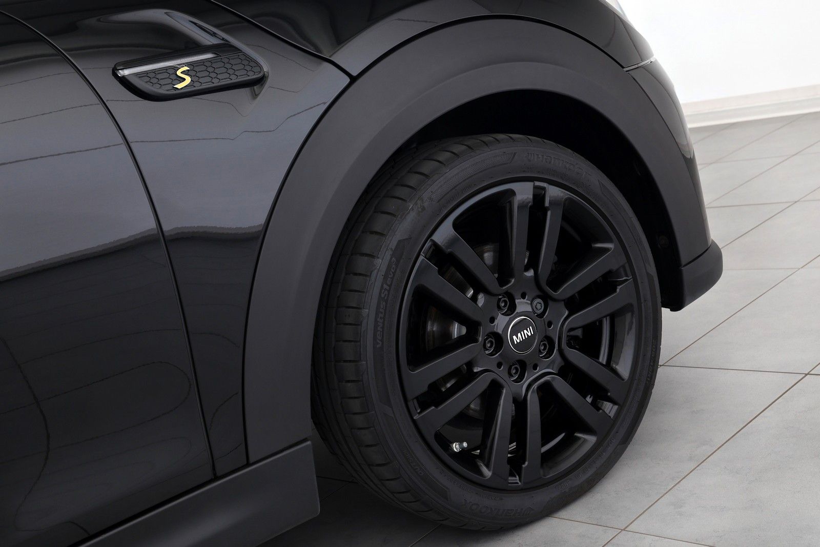 MINI COOPER SE Classic Trim Black - Samsaru's Car Outlet