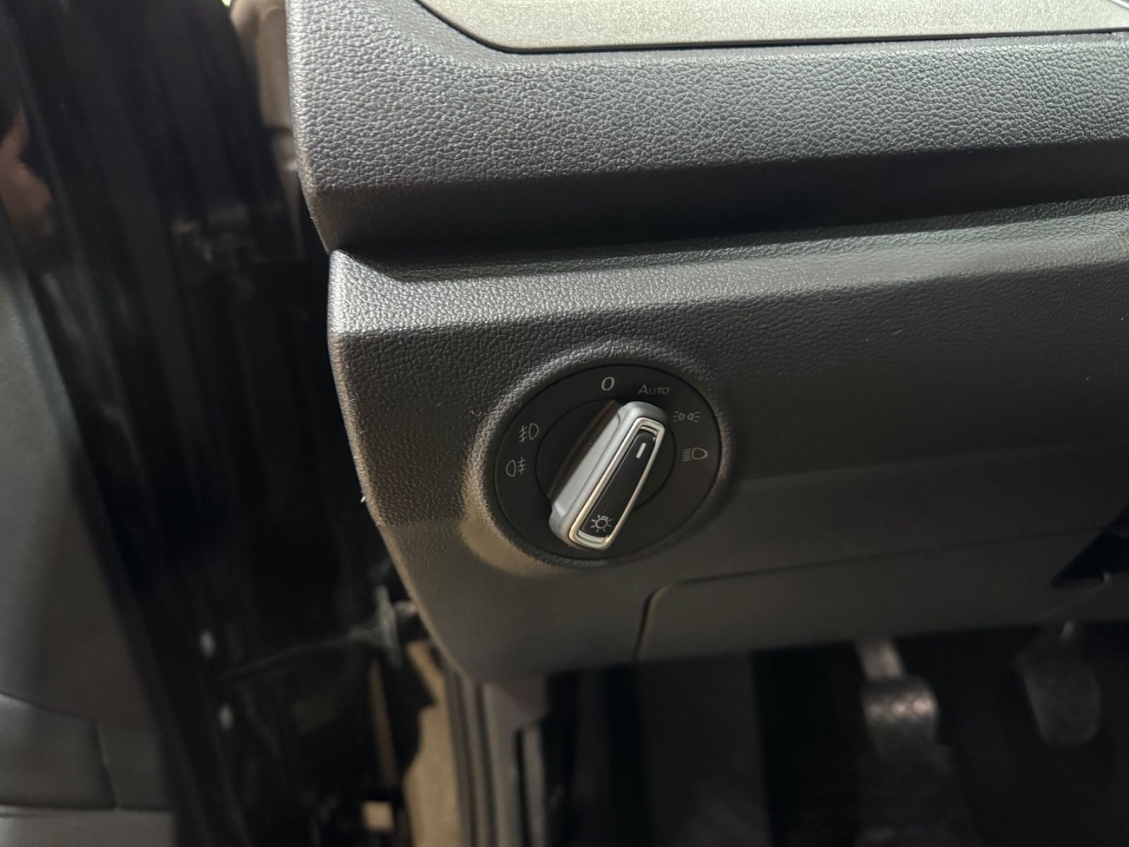 Volkswagen T-Roc Style 1.5 TSI - Samsaru's Car Outlet