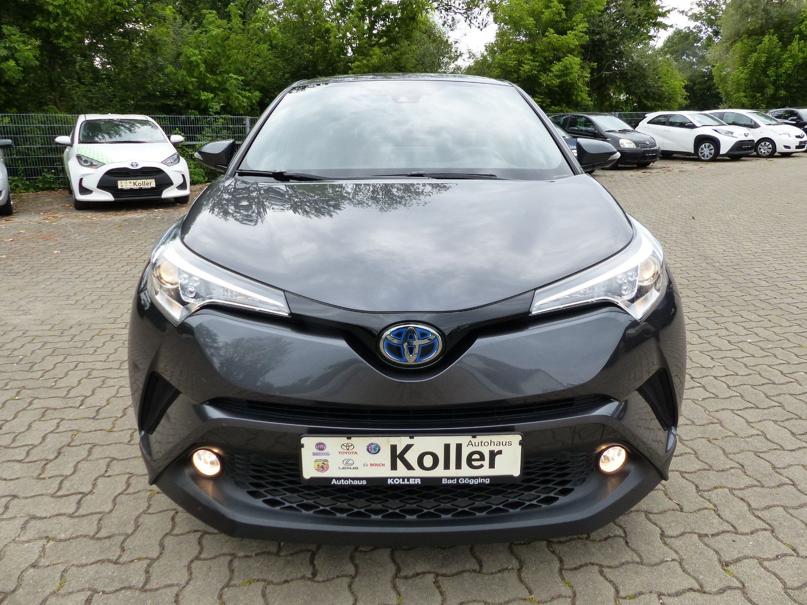 Toyota C-HR 1.8 VVT-i Hybrid Club - Samsaru's Car Outlet