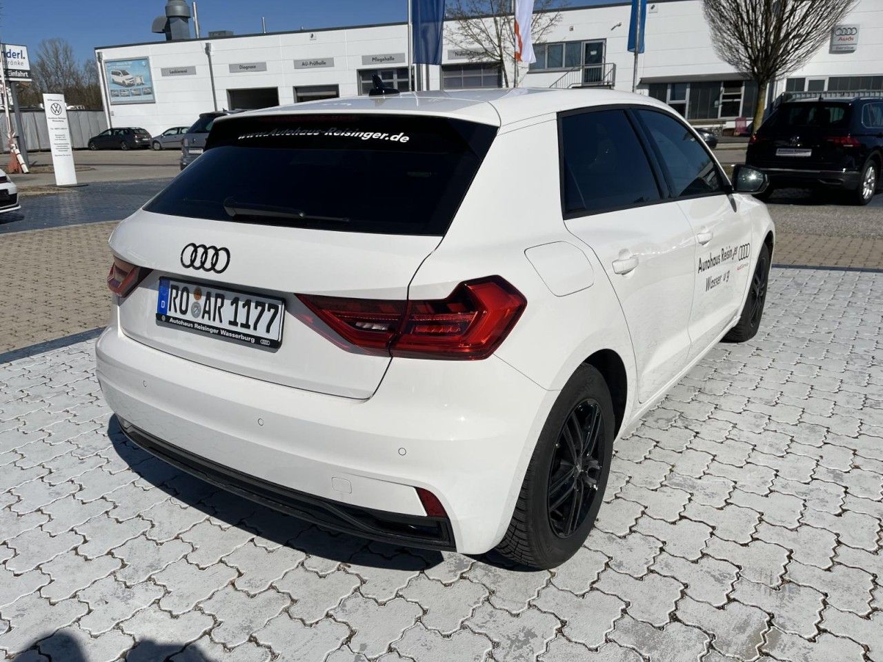 Audi A1 Sportback 1,0 TFSI Advanced S-Tronic - Samsaru's Car Outlet