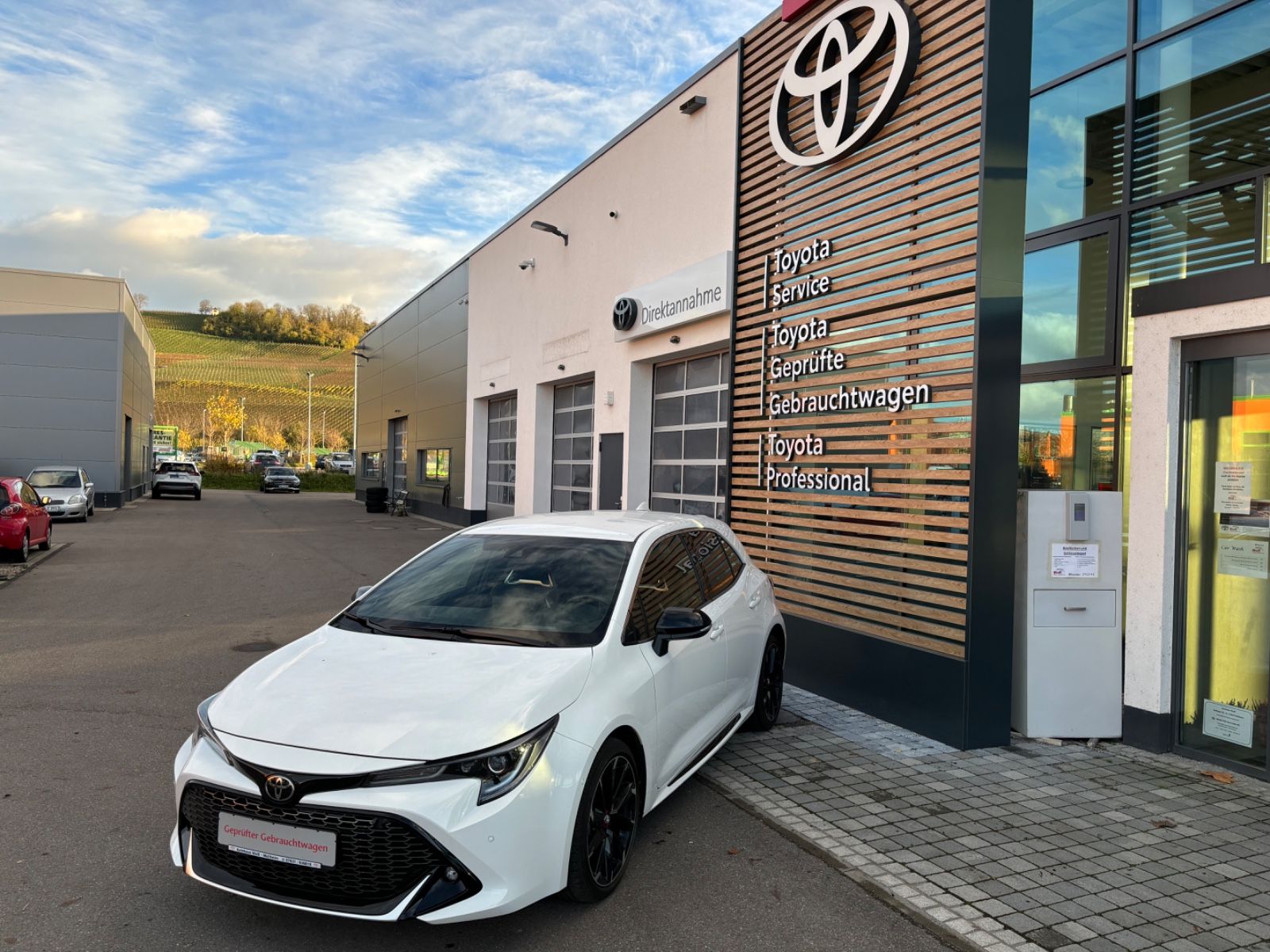 Toyota Corolla 2.0 Hybrid GR Sport - Samsaru's Car Outlet