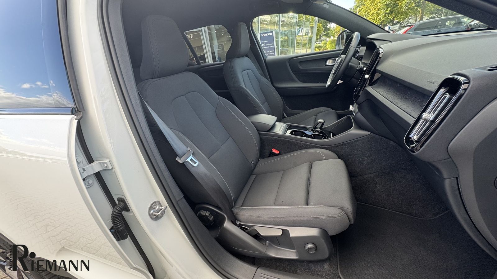 Volvo XC40 Recharge Twin Motor Plus + Winter-Paket