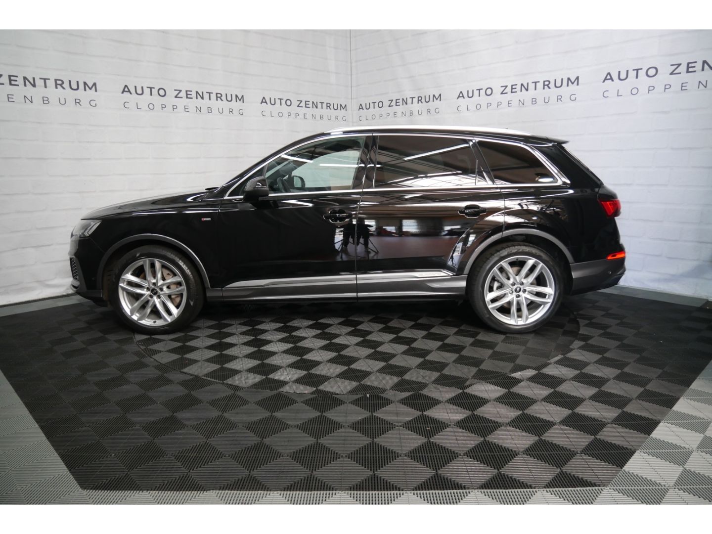 Audi Q7 50 TDI S line  Pano+Matrix+Virt+HuD+S-Sitz+7-
