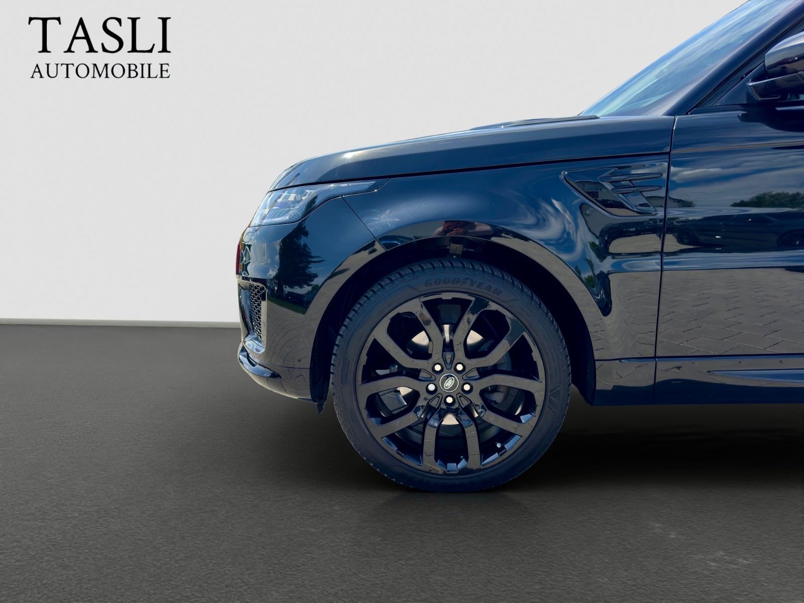 Range Rover Sport HSE Dynamic P400e BLACK - Samsaru's Car Outlet