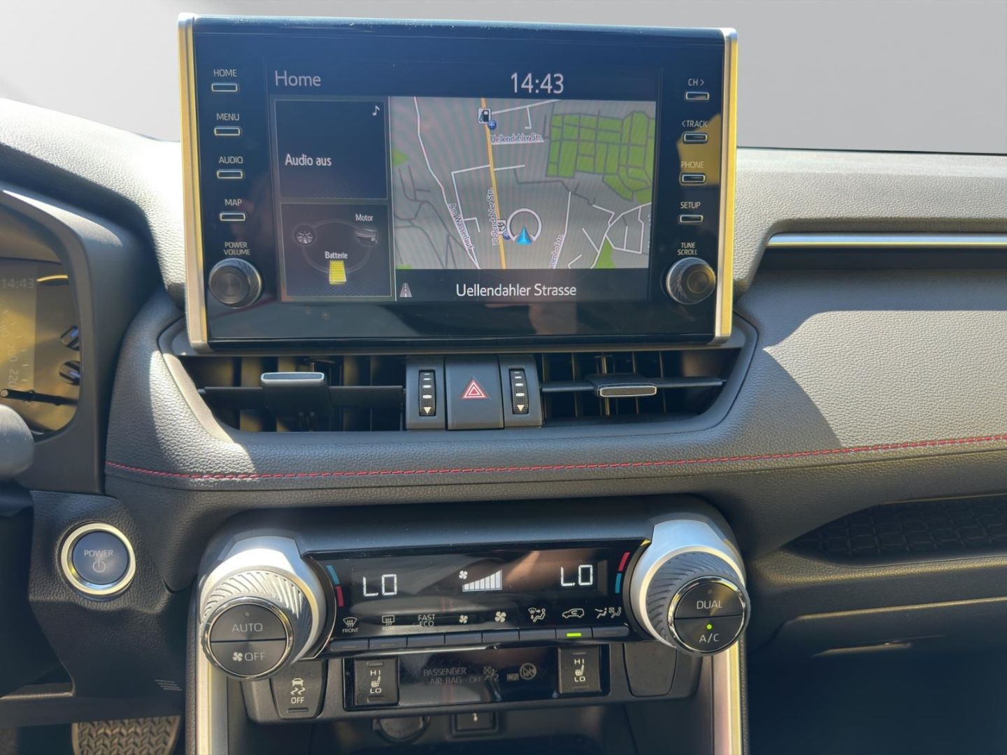Toyota RAV 4 2.5 Plug-in Hybrid 4x4 - Samsaru's Car Outlet