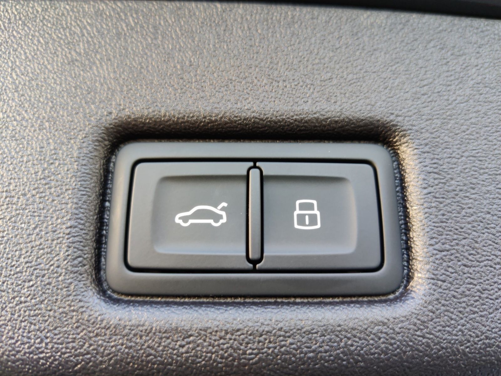 Audi Q5 TDI quattro S tronic - Samsaru's Car Outlet