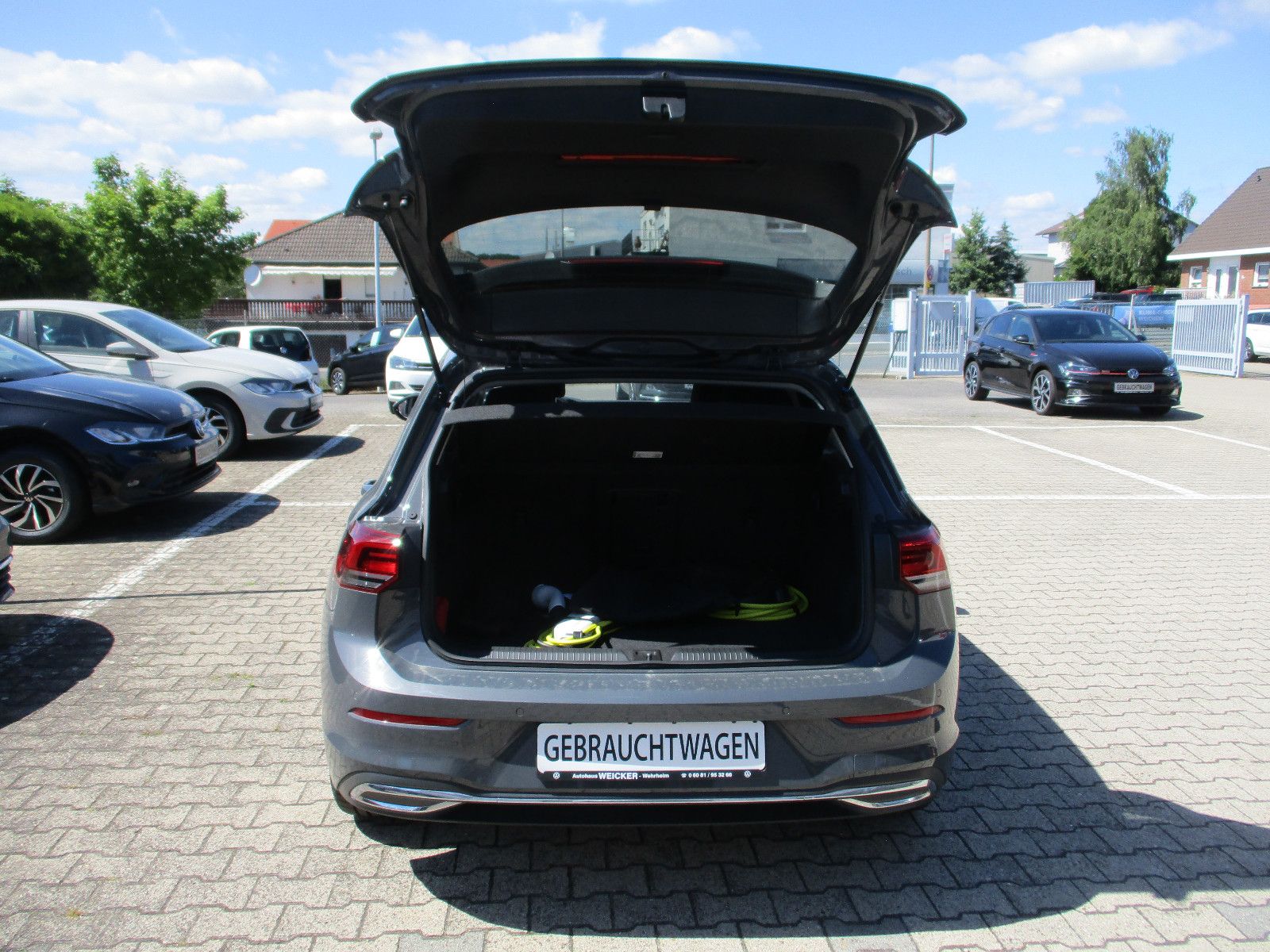 Volkswagen Golf VIII Style eHybrid DSG - Samsaru's Car Outlet