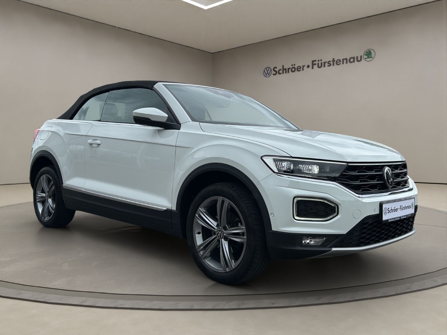 Volkswagen T-Roc Style 1.5 TSI DSG - Samsaru's Car Outlet