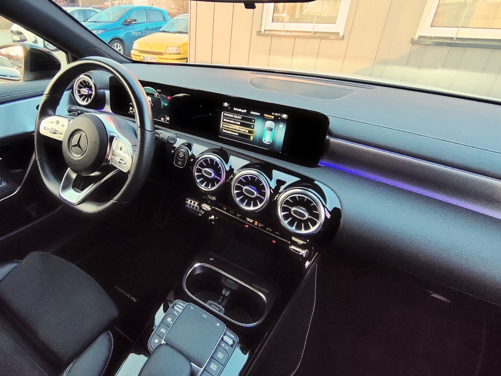 Mercedes-Benz A 180 DCT Edition AMG Line - Samsaru's Car Outlet