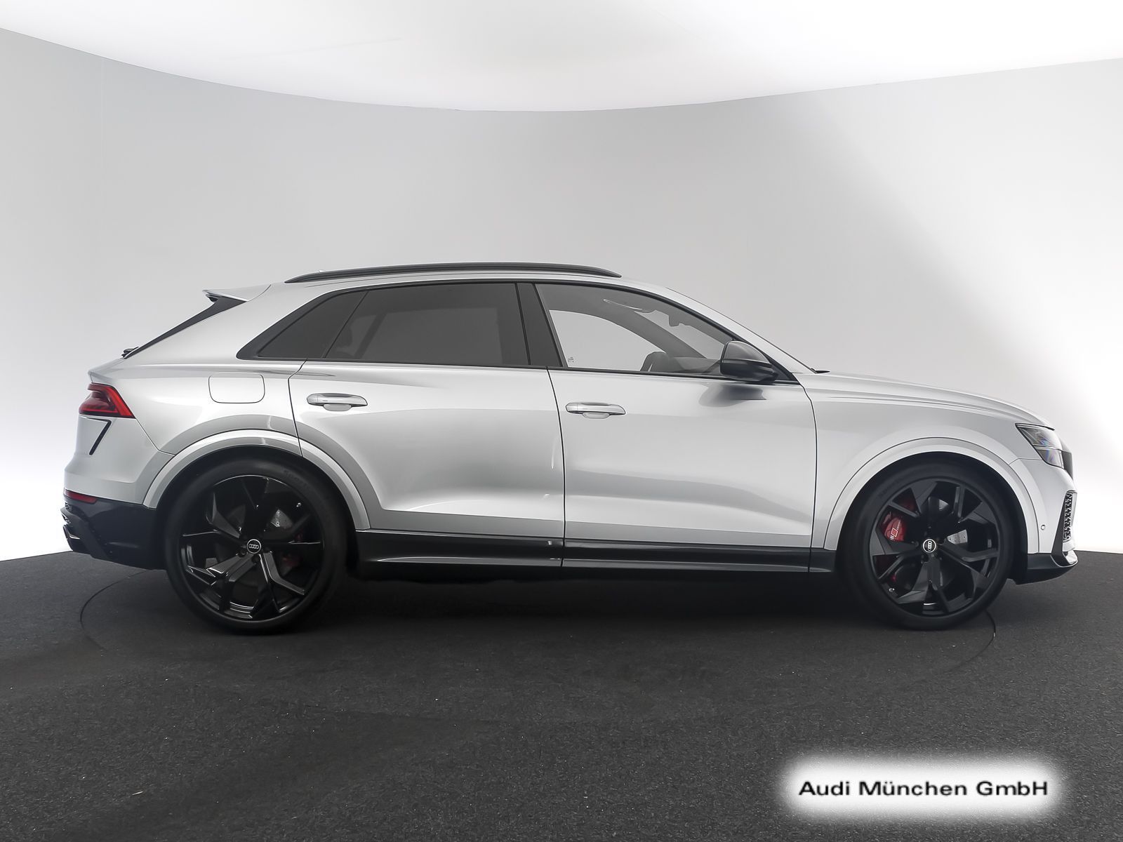 Audi RS Q8 Dynamik+/Keramik/Carbon/StdHzg/AHK/B&O