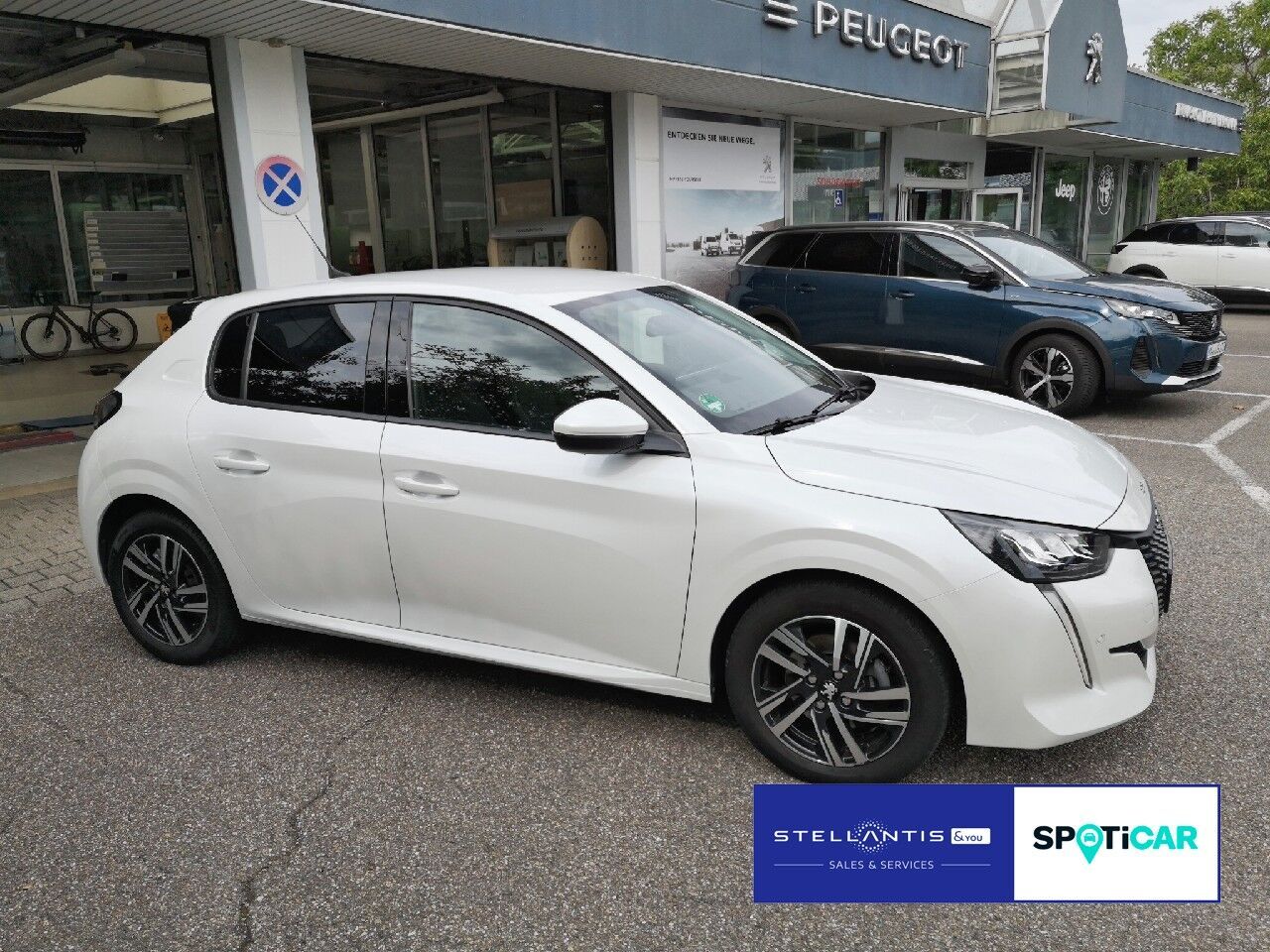 Peugeot 208 Allure 1.2 PureTech - Samsaru's Car Outlet