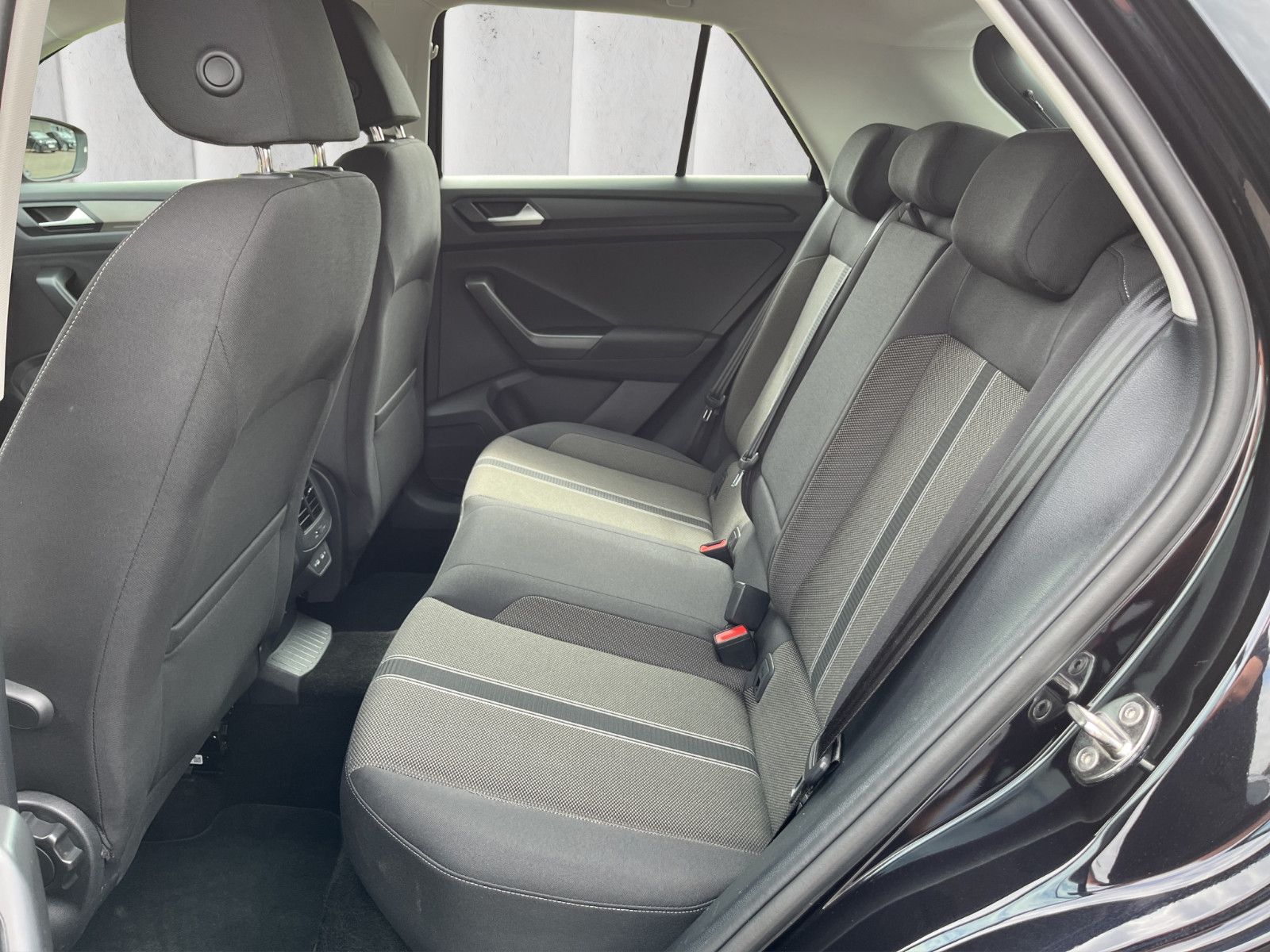 Volkswagen T-Roc Style 2.0 TDI - Samsaru's Car Outlet