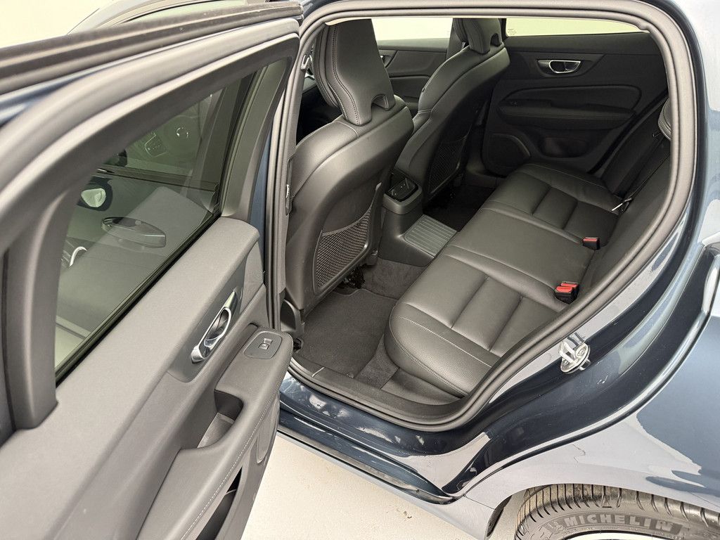 Volvo V60 Kombi T6 Plus Dark Recharge Plug-In Hybrid A