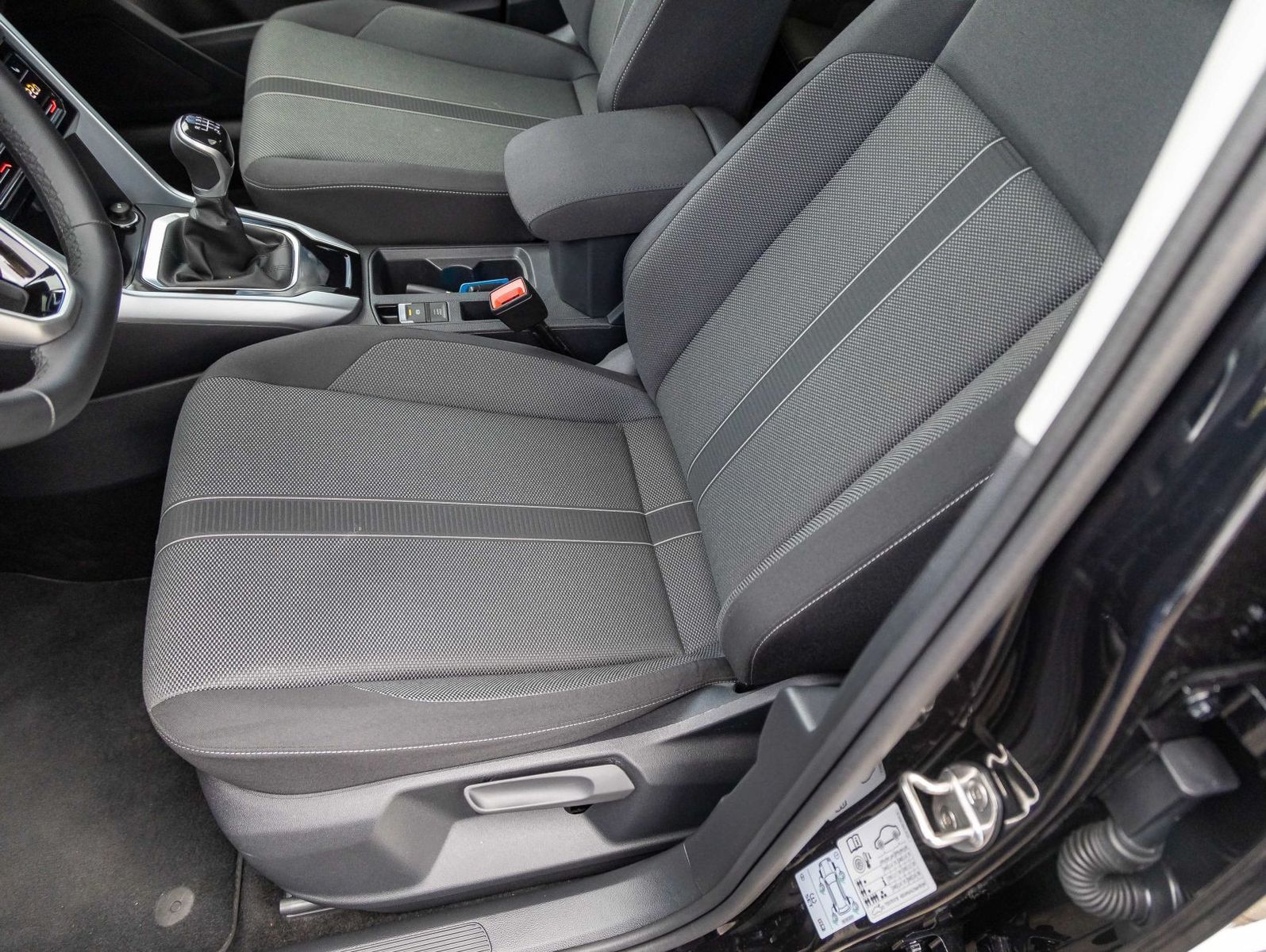 Volkswagen T-ROC 1.0 TSI LIFE - Samsaru's Car Outlet