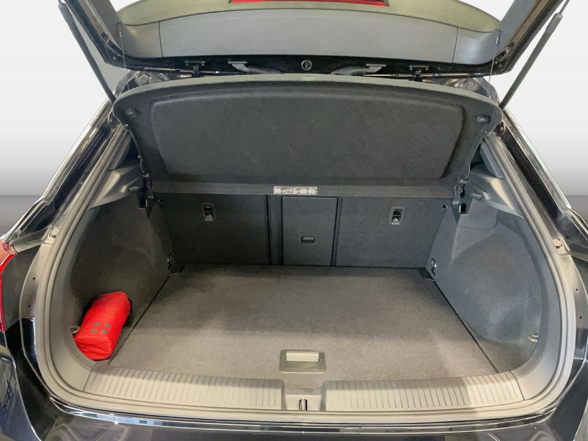 Volkswagen T-Roc 1.5 TSI Sport - Samsaru's Car Outlet