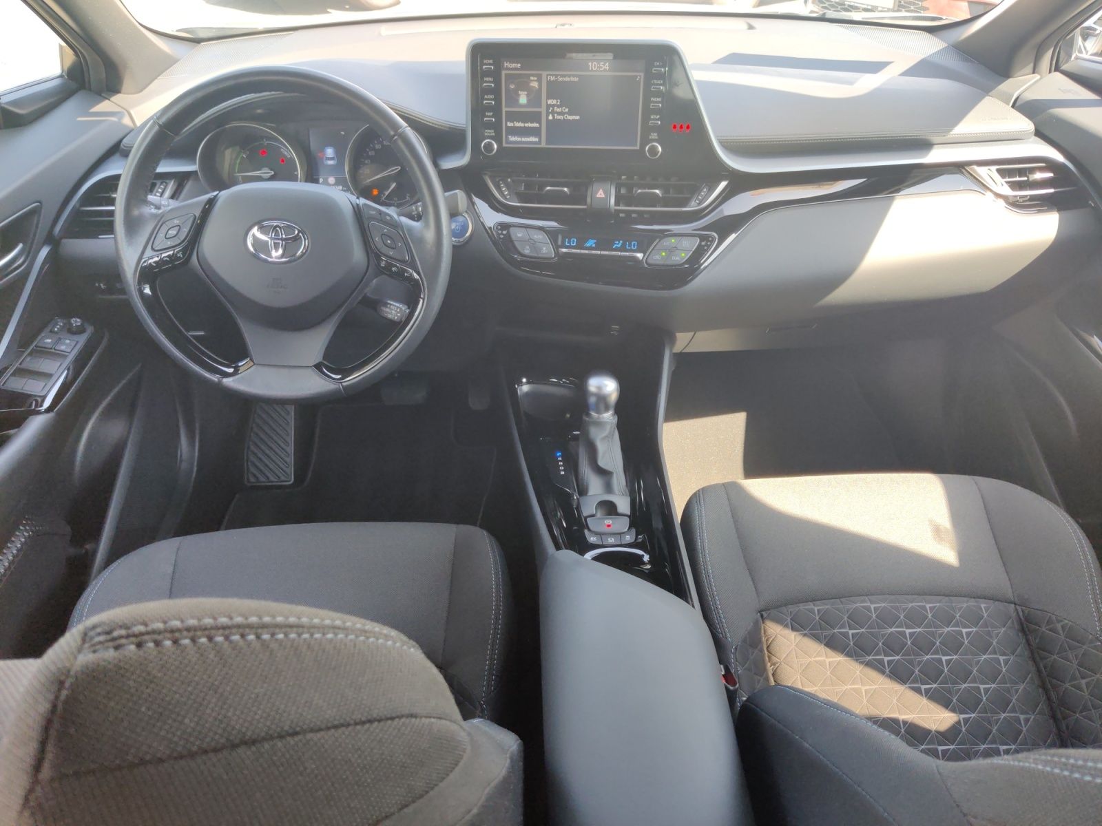 Toyota C-HR Hybrid 4x2 Team - Samsaru's Car Outlet