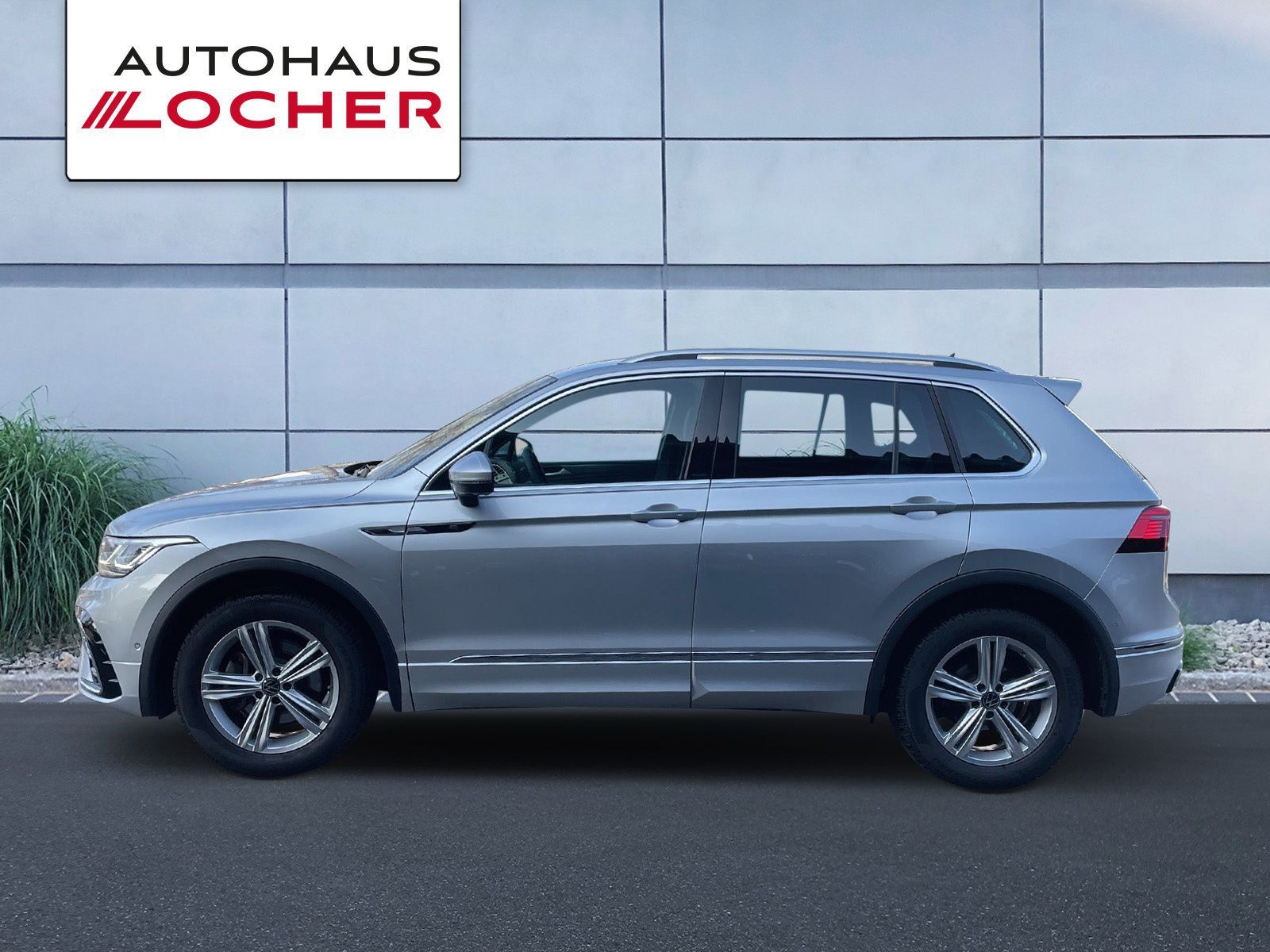 Volkswagen Tiguan R-Line 2.0 TDI DSG 4Motion - Samsaru's Car Outlet