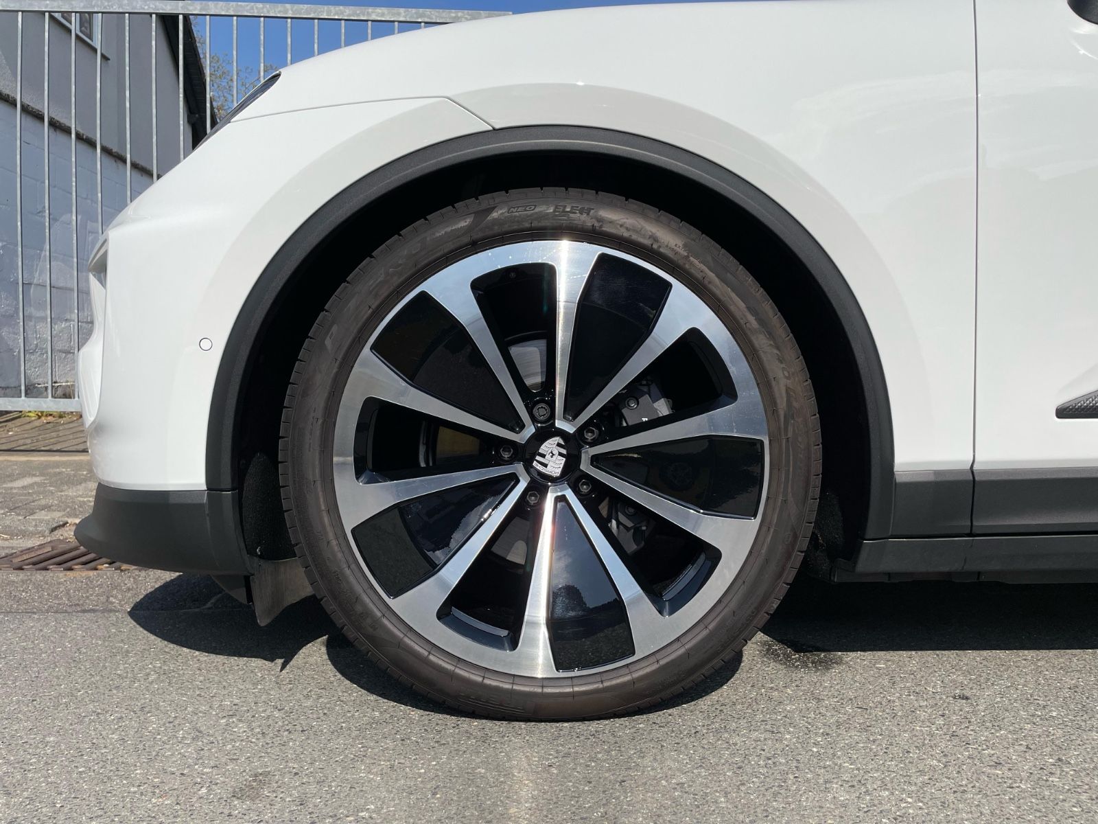 Porsche Macan 4 - Samsaru's Car Outlet