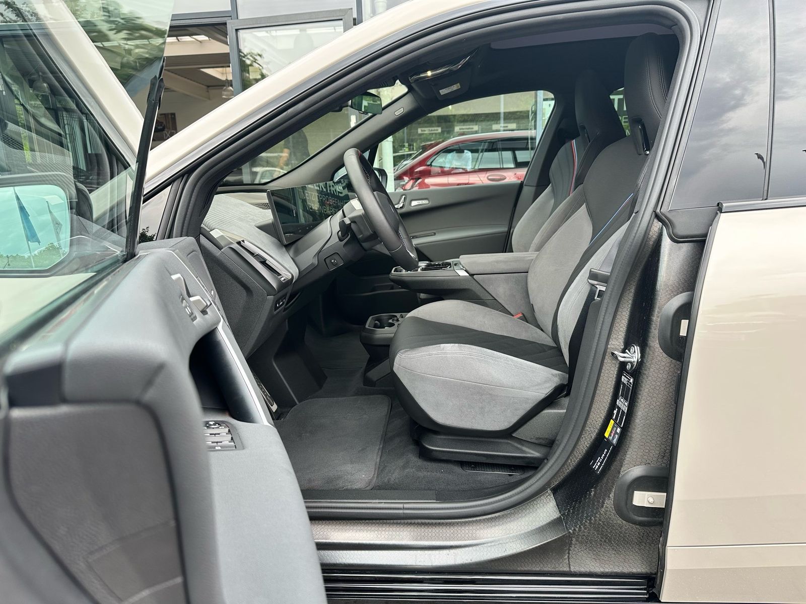 BMW iX M70 //Pano Stop&Go Leas.ab EUR 999,-inkl.