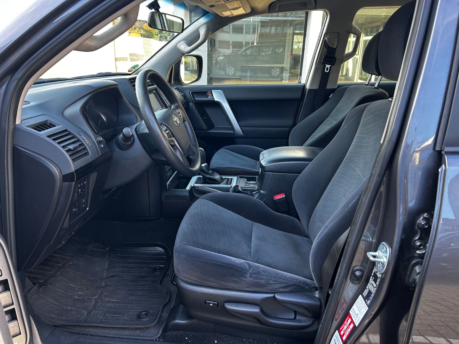 Toyota Land Cruiser 2.8 D-4D Comfort Automatik LED Navi