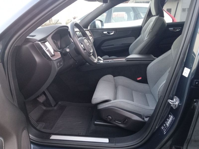 Volvo XC60 B5 Mild-Hybrid Diesel AWD Inscription - Samsaru's Car Outlet
