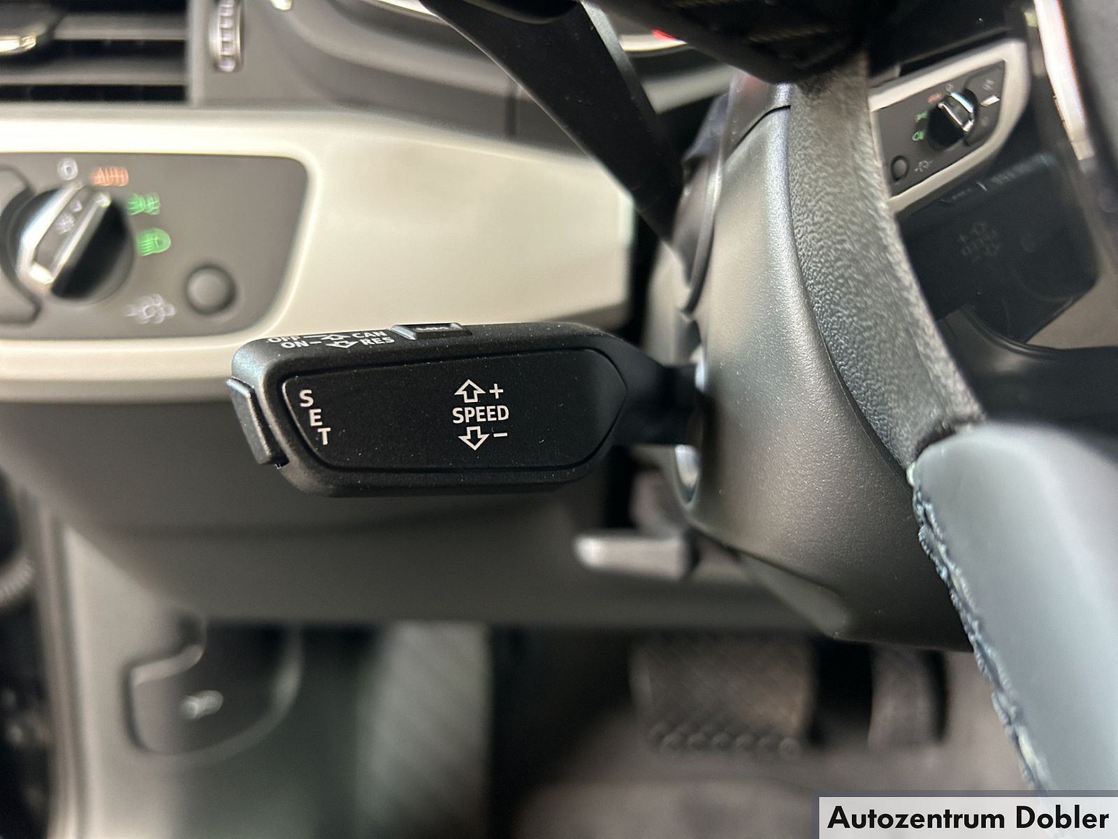Audi A4 Avant 40 TFSI advanced S-tronic - Samsaru's Car Outlet